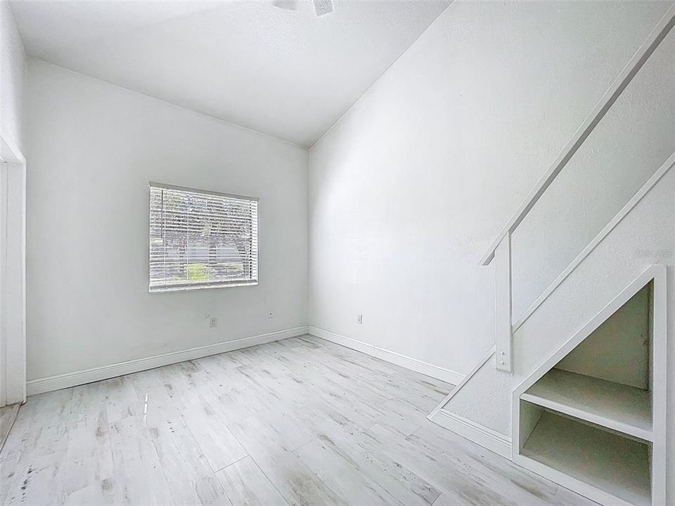 В аренду: $1,250 (1 спален, 1 ванн, 385 Квадратных фут)