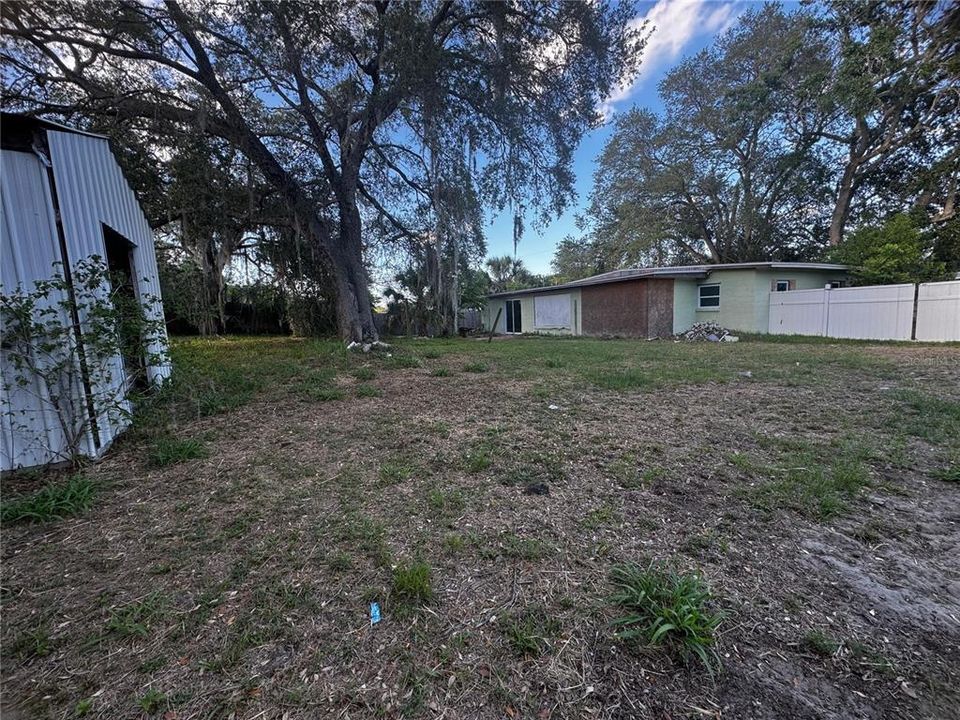 For Sale: $150,000 (1 beds, 2 baths, 1567 Square Feet)