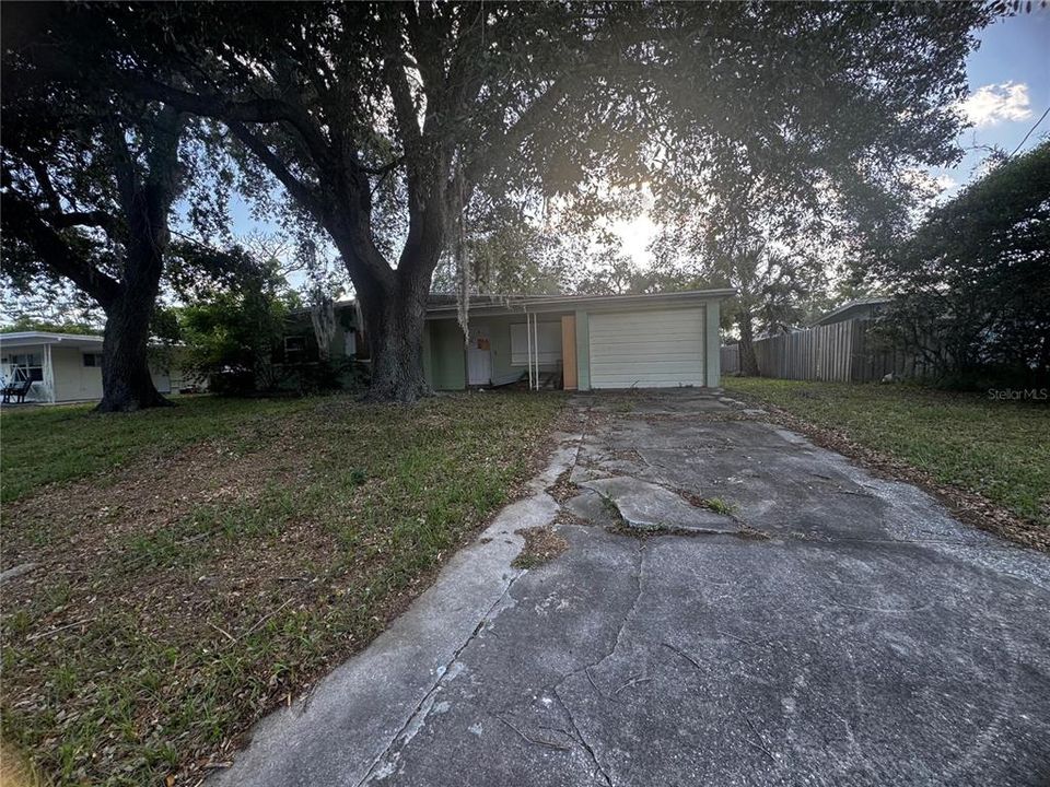 For Sale: $150,000 (1 beds, 2 baths, 1567 Square Feet)