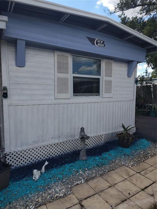 For Sale: $92,500 (2 beds, 1 baths, 480 Square Feet)