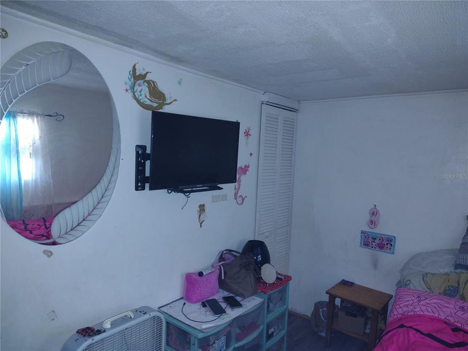 For Sale: $92,500 (2 beds, 1 baths, 480 Square Feet)