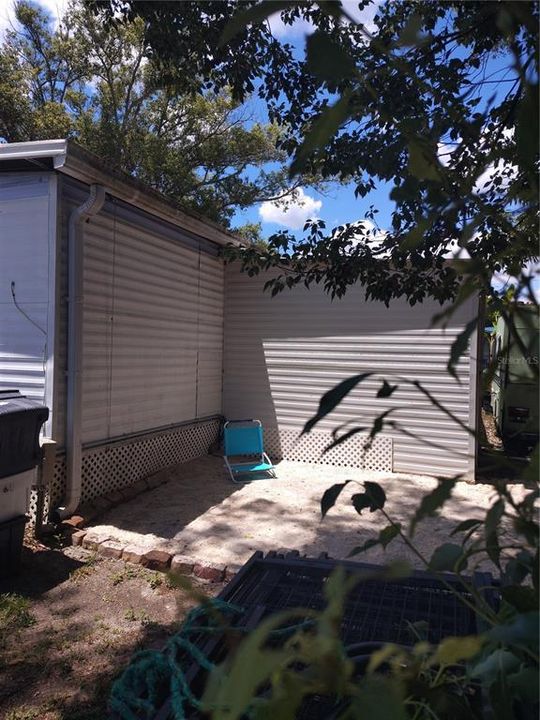 For Sale: $88,500 (2 beds, 1 baths, 480 Square Feet)