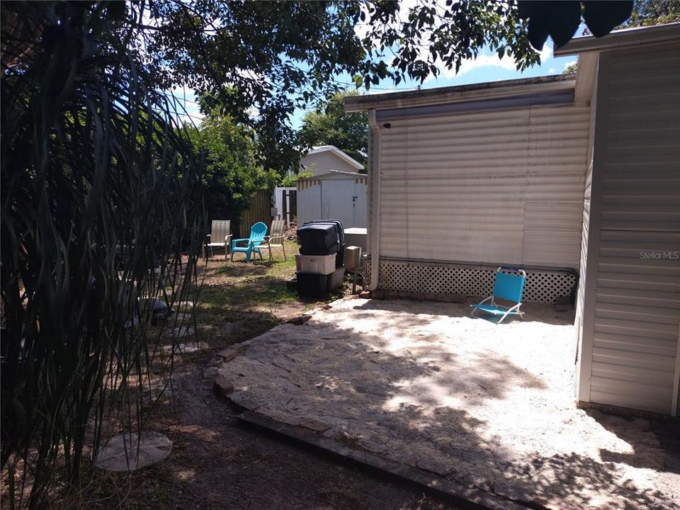 For Sale: $88,500 (2 beds, 1 baths, 480 Square Feet)
