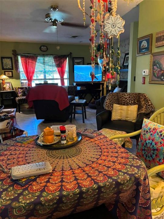 For Sale: $155,000 (2 beds, 1 baths, 966 Square Feet)