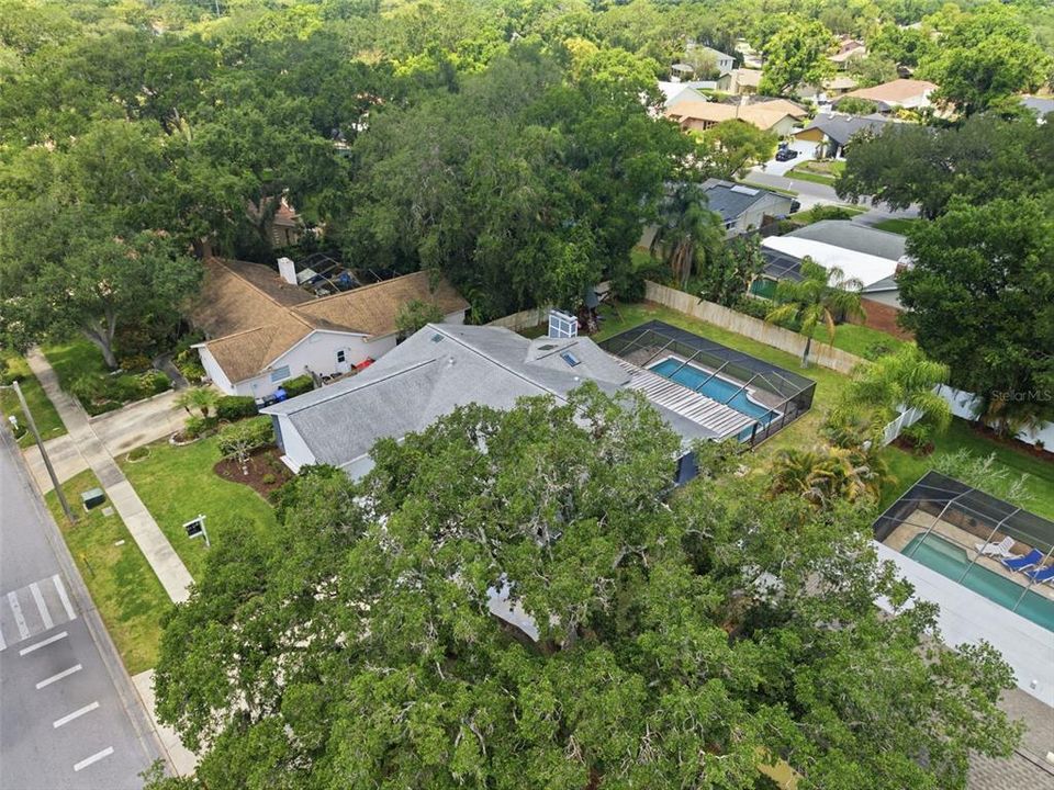 Activo con contrato: $706,000 (4 camas, 2 baños, 2317 Pies cuadrados)