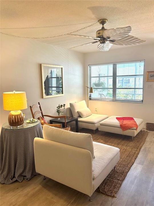 En Venta: $285,000 (2 camas, 2 baños, 976 Pies cuadrados)