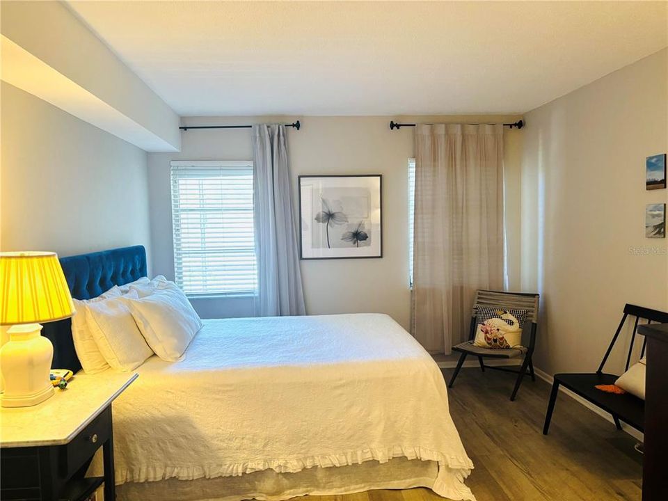 En Venta: $285,000 (2 camas, 2 baños, 976 Pies cuadrados)