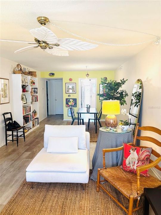En Venta: $285,000 (2 camas, 2 baños, 976 Pies cuadrados)