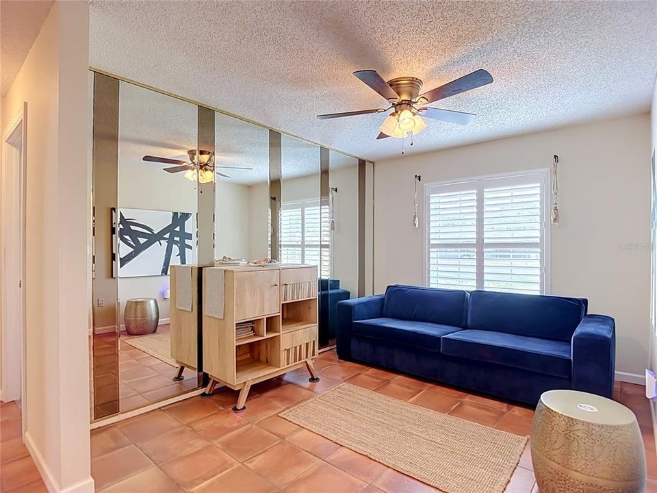 For Sale: $365,900 (3 beds, 2 baths, 1949 Square Feet)
