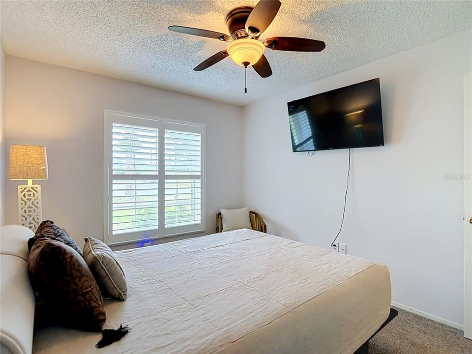 For Sale: $365,900 (3 beds, 2 baths, 1949 Square Feet)