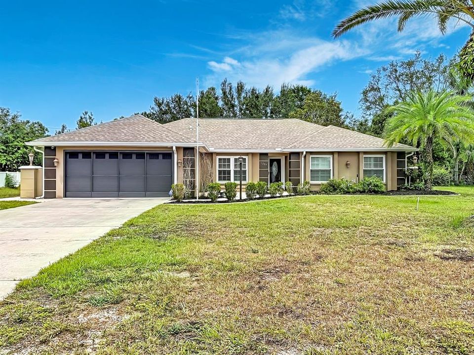 For Sale: $365,900 (3 beds, 2 baths, 1949 Square Feet)