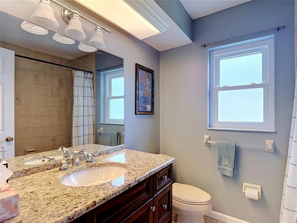 For Sale: $365,900 (3 beds, 2 baths, 1949 Square Feet)