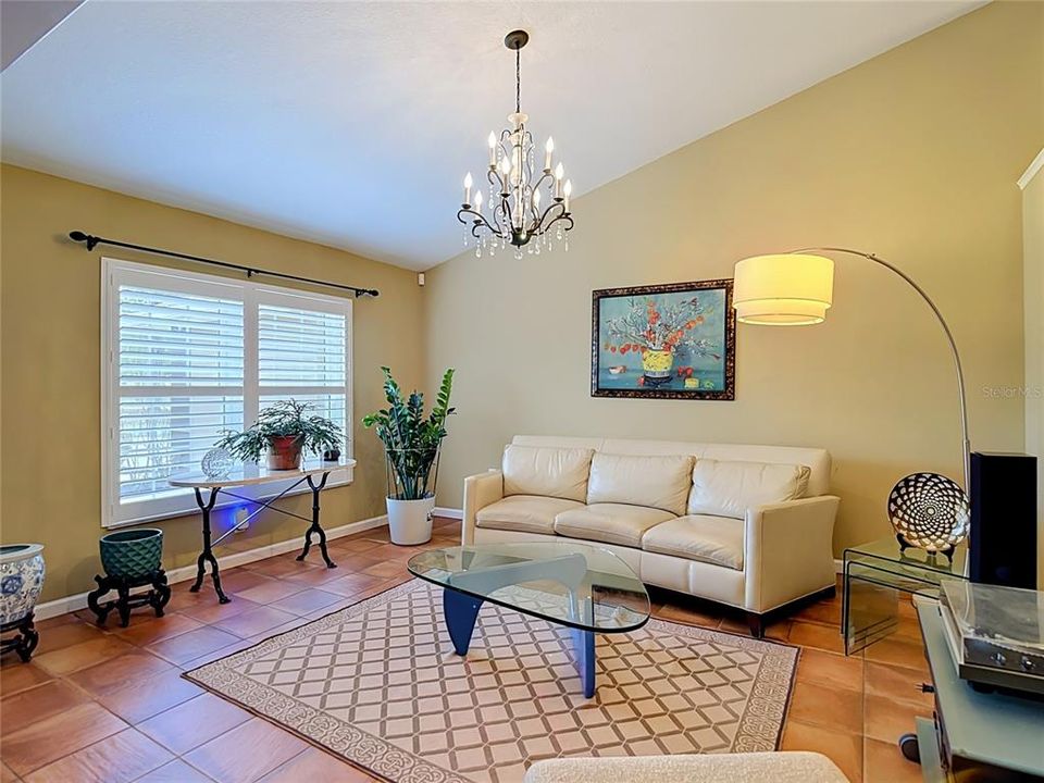 For Sale: $365,900 (3 beds, 2 baths, 1949 Square Feet)