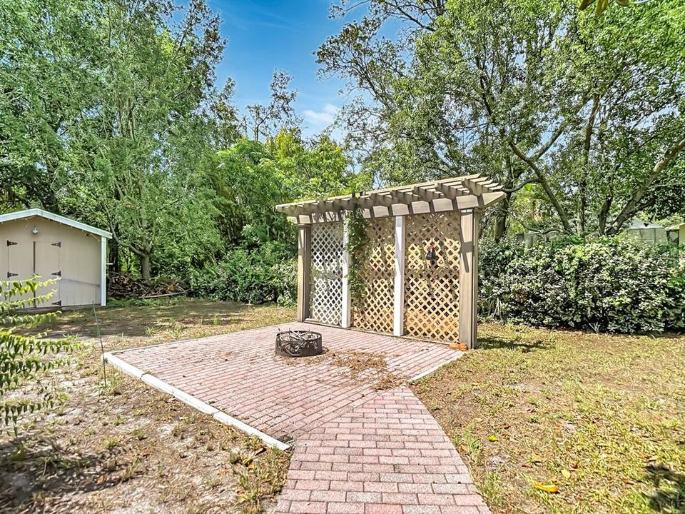 For Sale: $365,900 (3 beds, 2 baths, 1949 Square Feet)