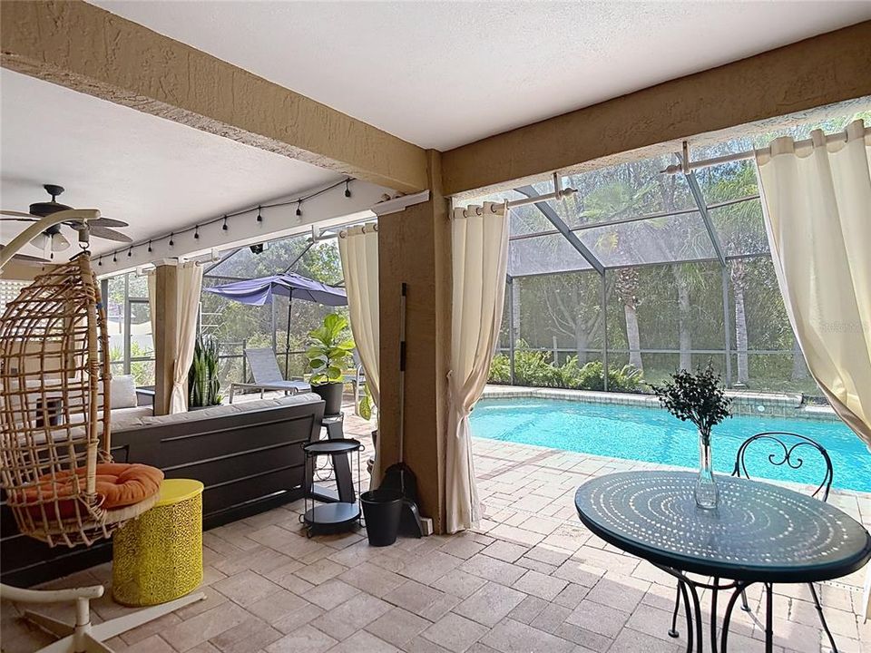For Sale: $365,900 (3 beds, 2 baths, 1949 Square Feet)
