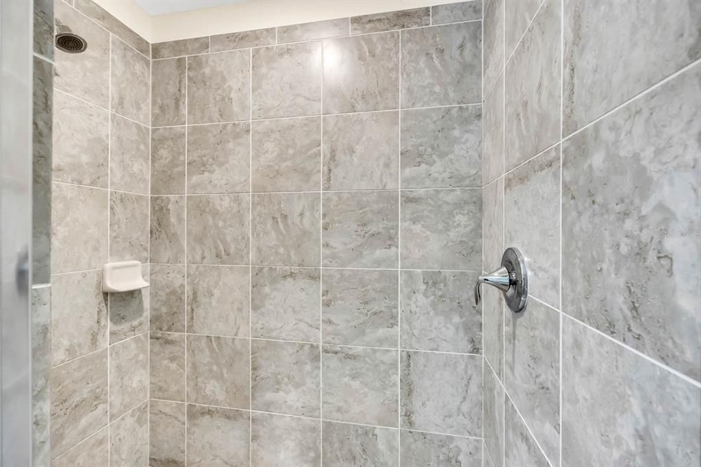 На продажу: $250,000 (2 спален, 2 ванн, 1121 Квадратных фут)