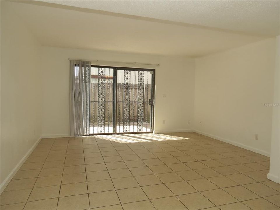 For Rent: $1,375 (2 beds, 1 baths, 528 Square Feet)
