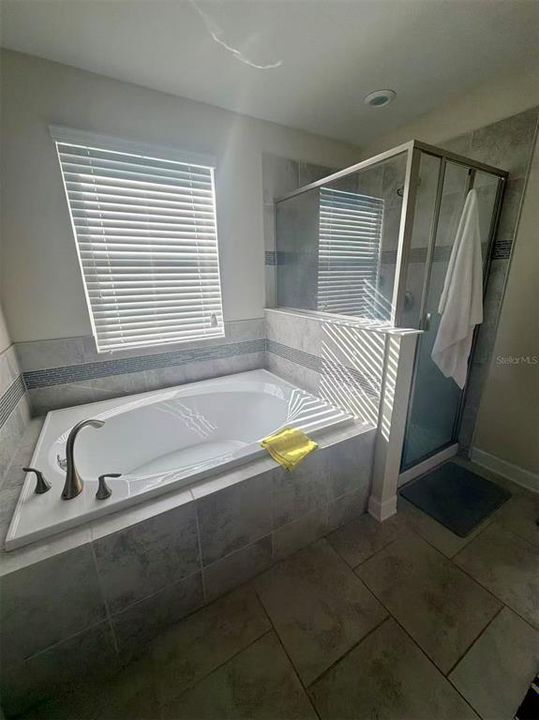 На продажу: $469,999 (3 спален, 2 ванн, 1994 Квадратных фут)
