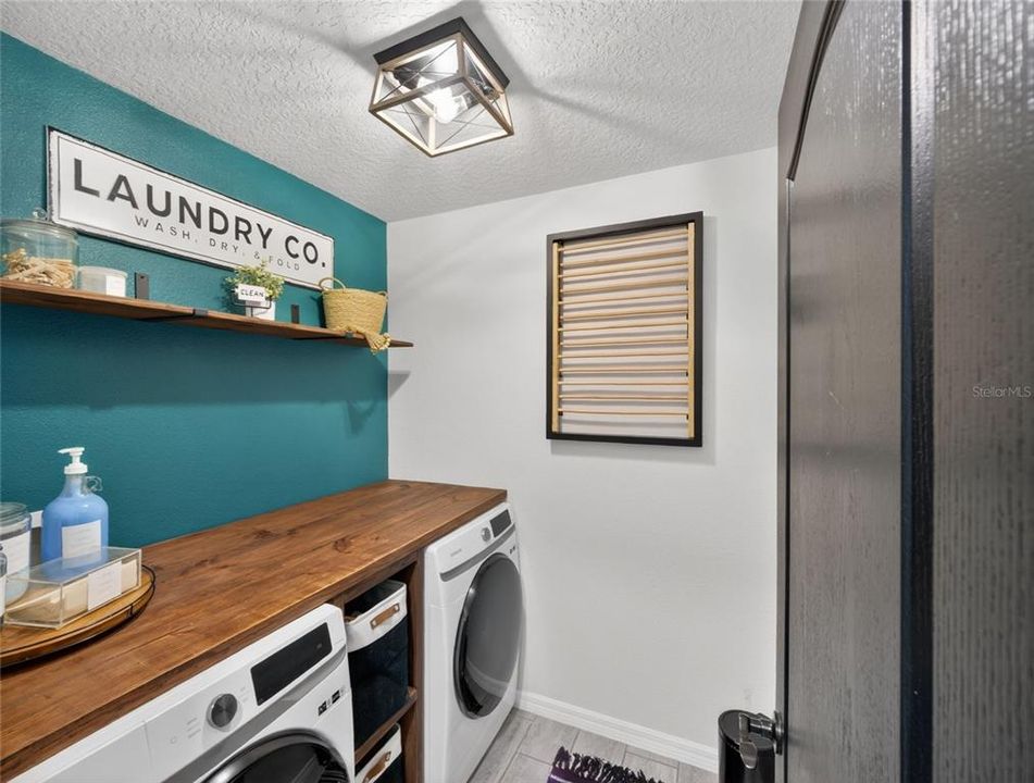 待售: $399,900 (4 贝兹, 2 浴室, 2025 平方英尺)