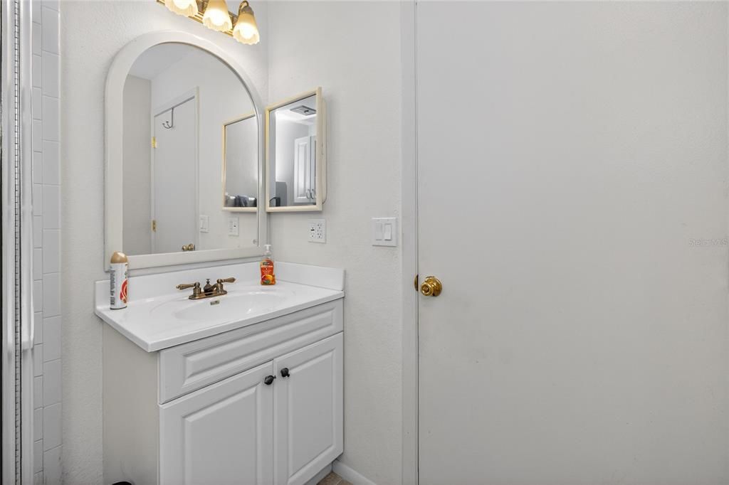 For Sale: $145,000 (2 beds, 2 baths, 860 Square Feet)