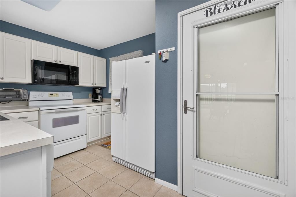 For Sale: $145,000 (2 beds, 2 baths, 860 Square Feet)