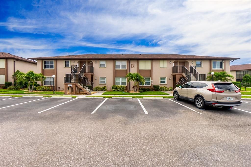 For Sale: $145,000 (2 beds, 2 baths, 860 Square Feet)