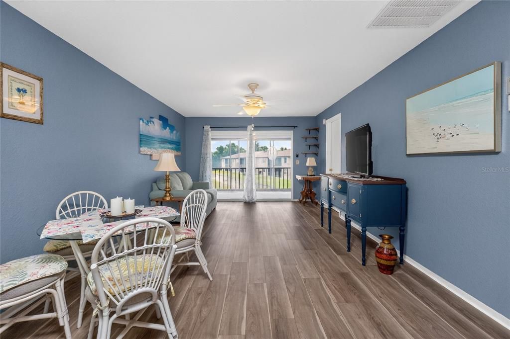For Sale: $145,000 (2 beds, 2 baths, 860 Square Feet)