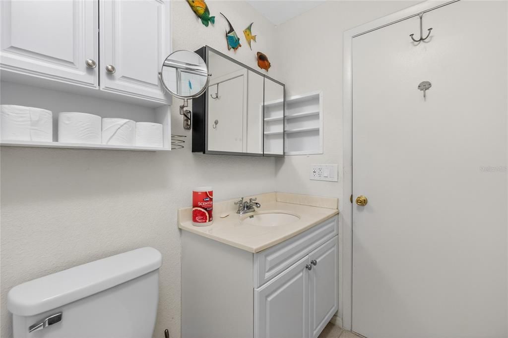 For Sale: $145,000 (2 beds, 2 baths, 860 Square Feet)