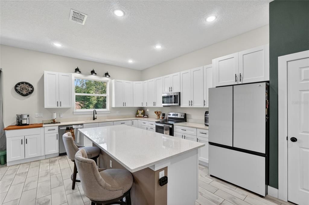 For Sale: $469,000 (3 beds, 2 baths, 1799 Square Feet)