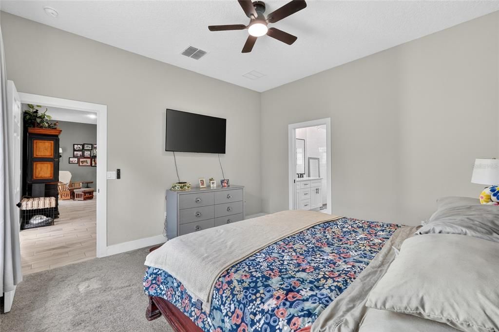 For Sale: $469,000 (3 beds, 2 baths, 1799 Square Feet)