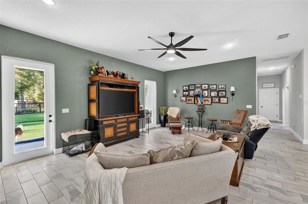 For Sale: $469,000 (3 beds, 2 baths, 1799 Square Feet)