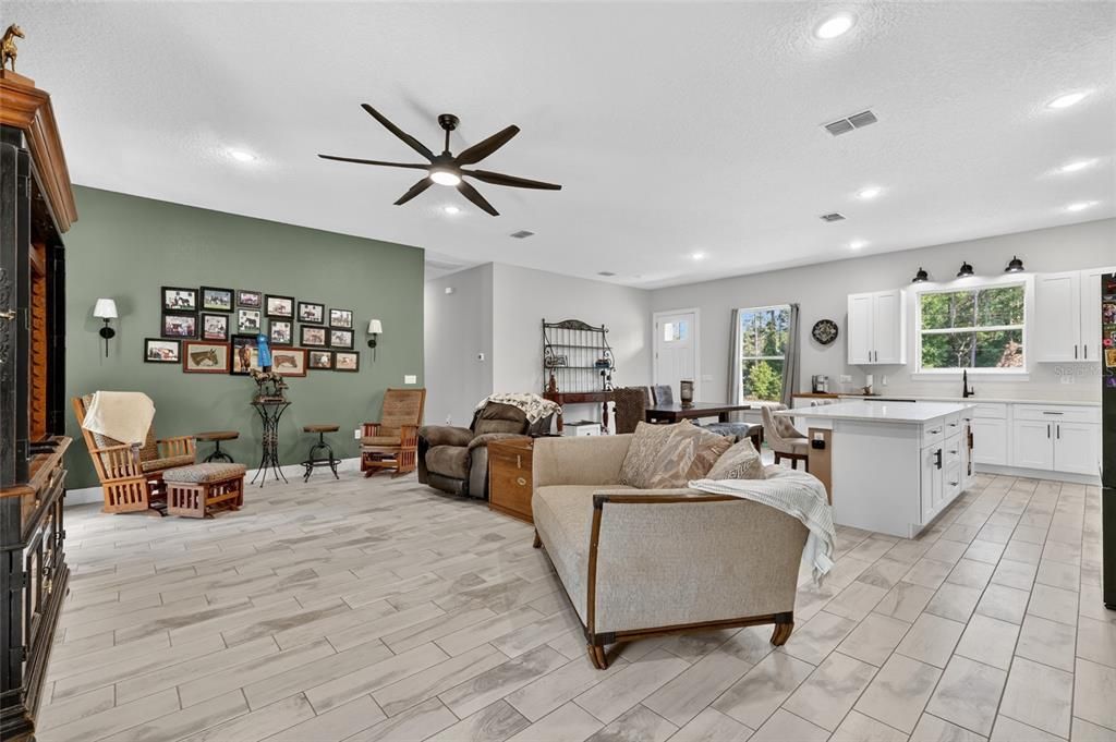 For Sale: $469,000 (3 beds, 2 baths, 1799 Square Feet)