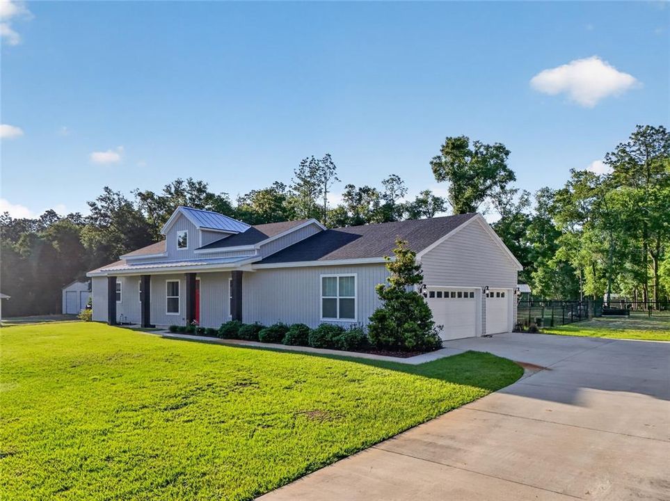 For Sale: $469,000 (3 beds, 2 baths, 1799 Square Feet)