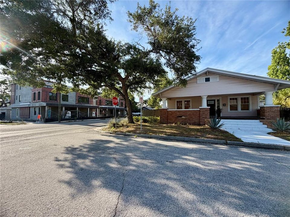 En Venta: $851,000 (3 camas, 2 baños, 1547 Pies cuadrados)