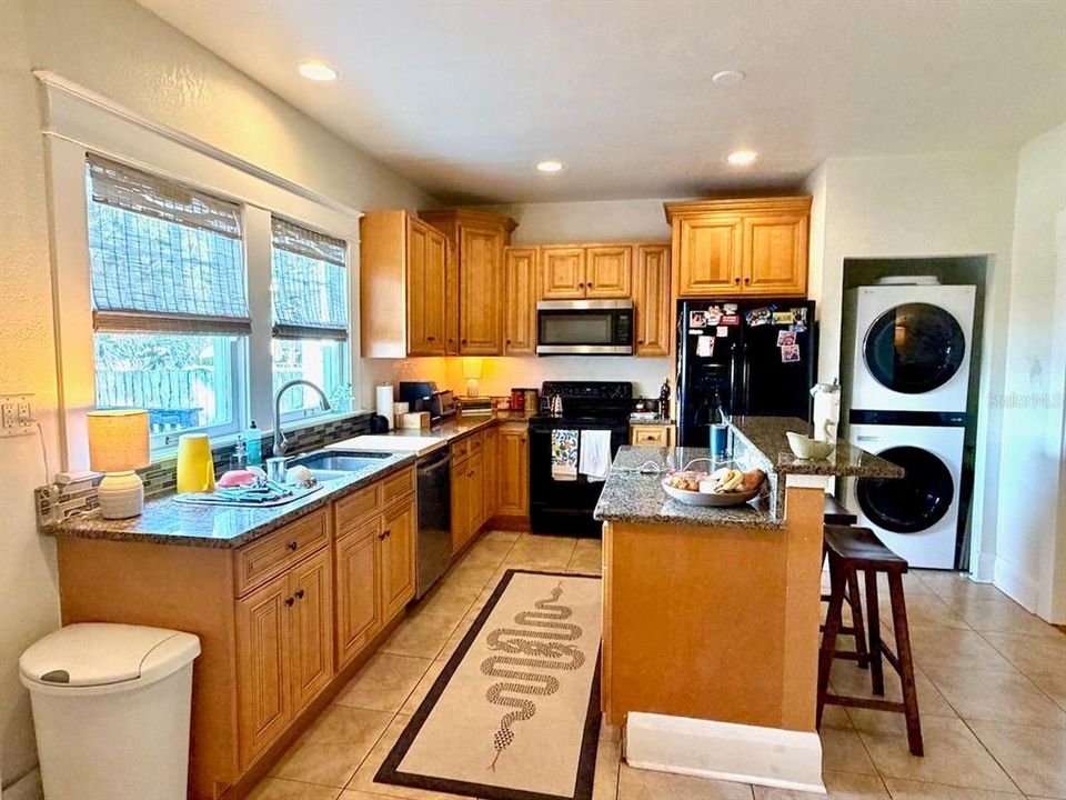 En Venta: $851,000 (3 camas, 2 baños, 1547 Pies cuadrados)