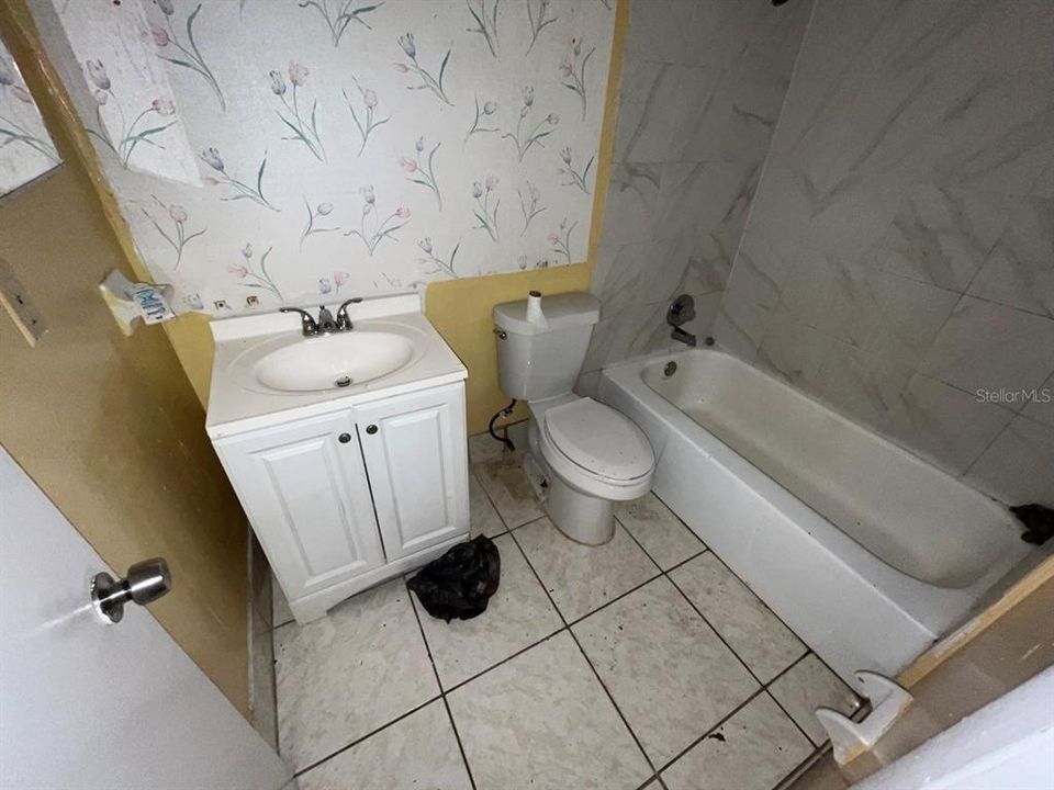 Под контрактом: $155,000 (5 спален, 4 ванн, 1460 Квадратных фут)