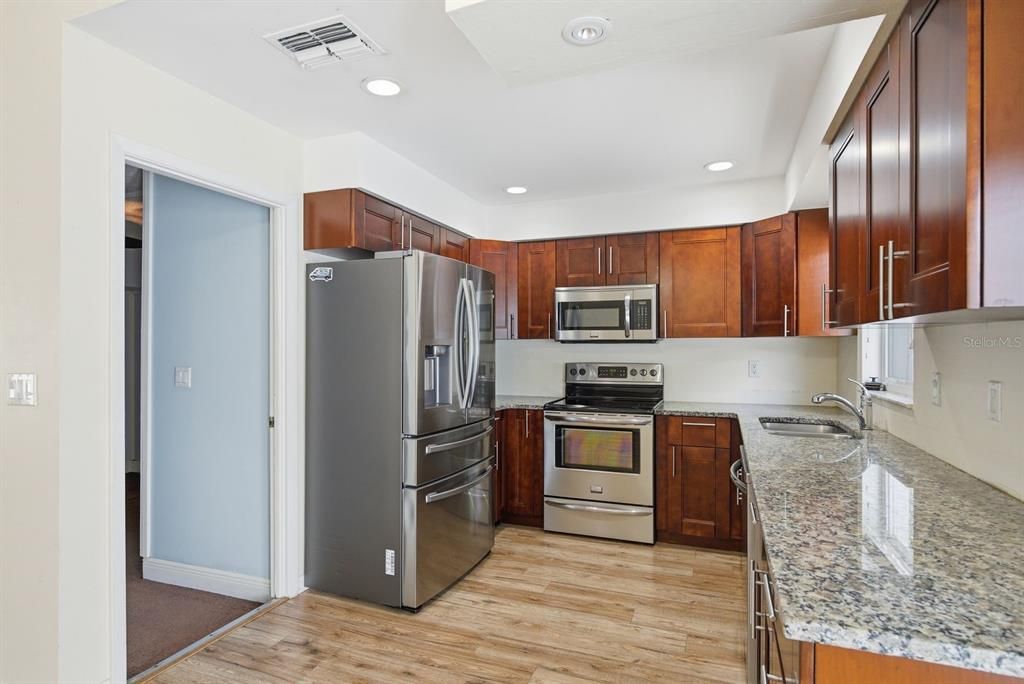Activo con contrato: $325,000 (3 camas, 2 baños, 1080 Pies cuadrados)