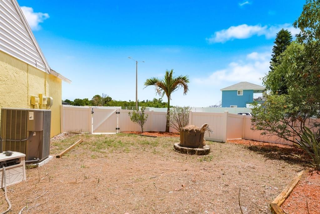 Activo con contrato: $325,000 (3 camas, 2 baños, 1080 Pies cuadrados)