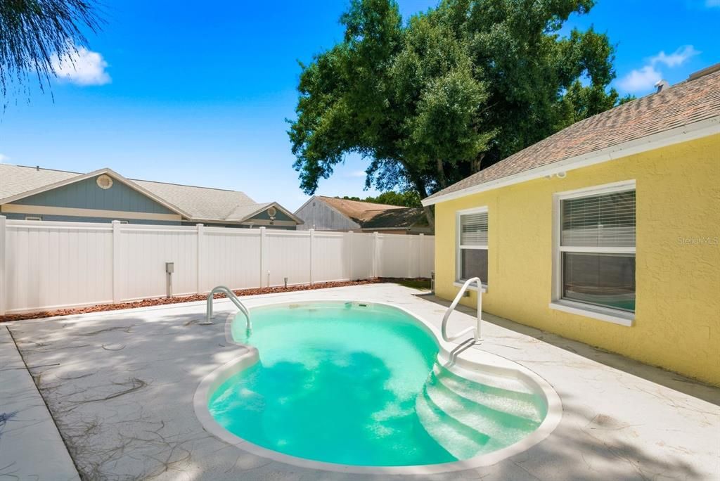 Activo con contrato: $325,000 (3 camas, 2 baños, 1080 Pies cuadrados)