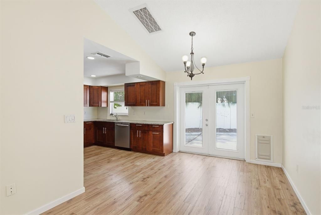 Activo con contrato: $325,000 (3 camas, 2 baños, 1080 Pies cuadrados)