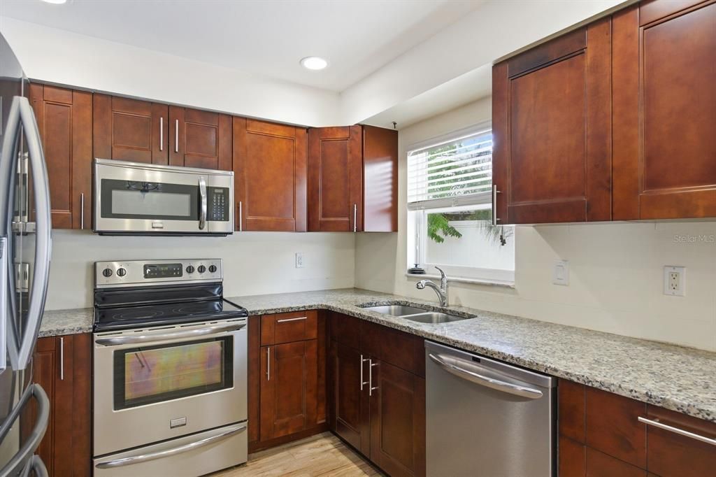 Activo con contrato: $325,000 (3 camas, 2 baños, 1080 Pies cuadrados)