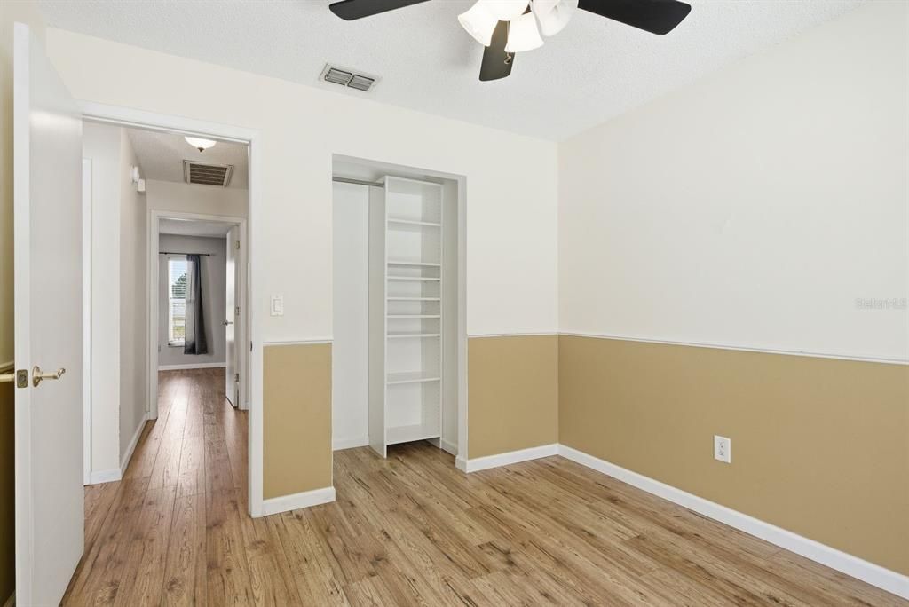 Activo con contrato: $325,000 (3 camas, 2 baños, 1080 Pies cuadrados)