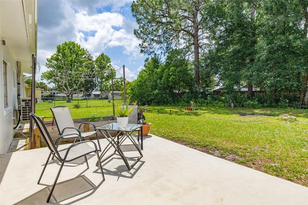 For Sale: $269,000 (2 beds, 2 baths, 884 Square Feet)