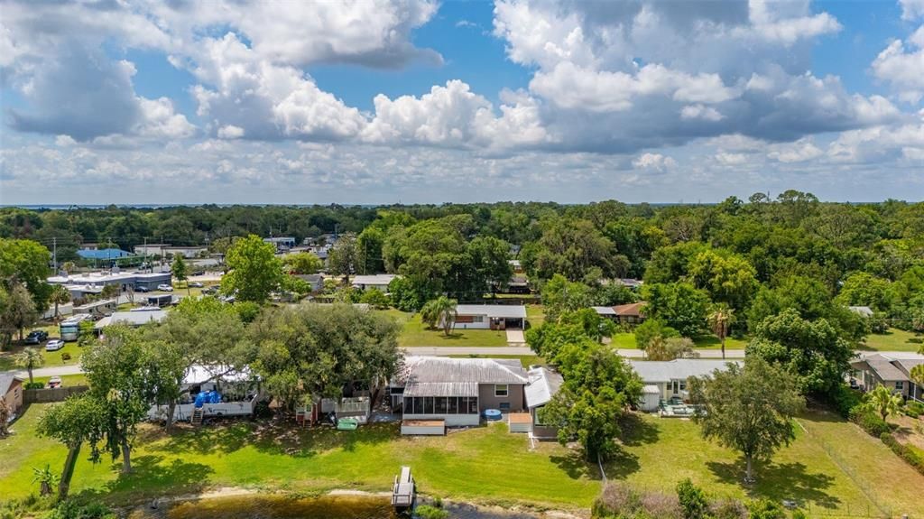 For Sale: $269,000 (2 beds, 2 baths, 884 Square Feet)