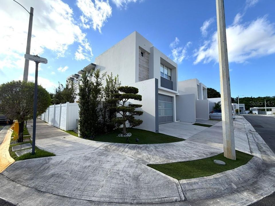 For Sale: $759,000 (3 beds, 2 baths, 2230 Square Feet)