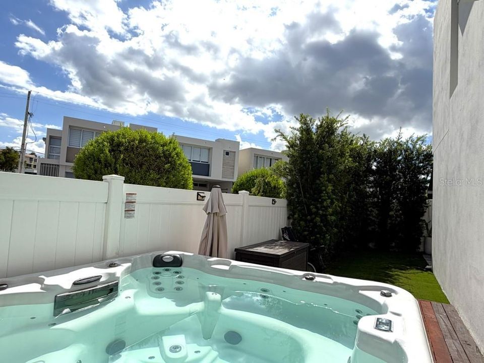 For Sale: $759,000 (3 beds, 2 baths, 2230 Square Feet)