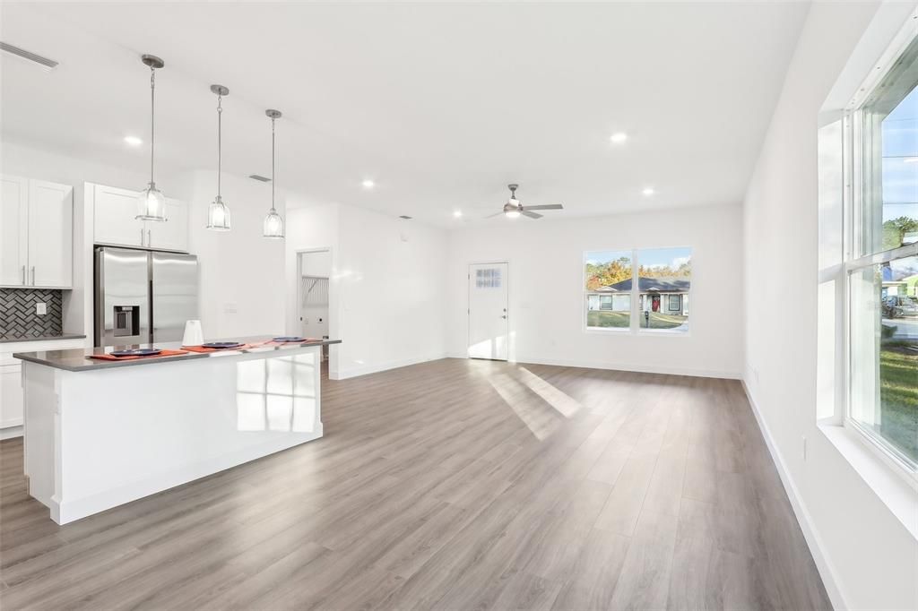 En Venta: $339,900 (3 camas, 2 baños, 1540 Pies cuadrados)