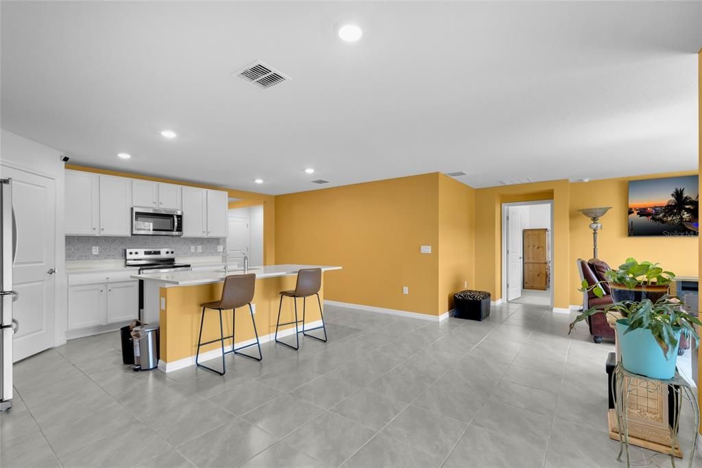 For Sale: $289,900 (4 beds, 2 baths, 1827 Square Feet)