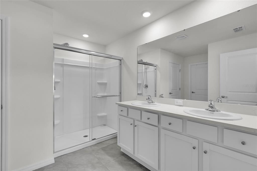 For Sale: $289,900 (4 beds, 2 baths, 1827 Square Feet)