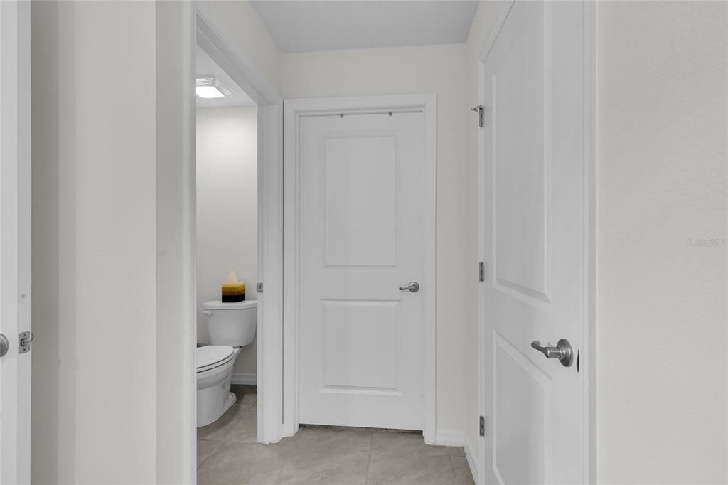 For Sale: $289,900 (4 beds, 2 baths, 1827 Square Feet)